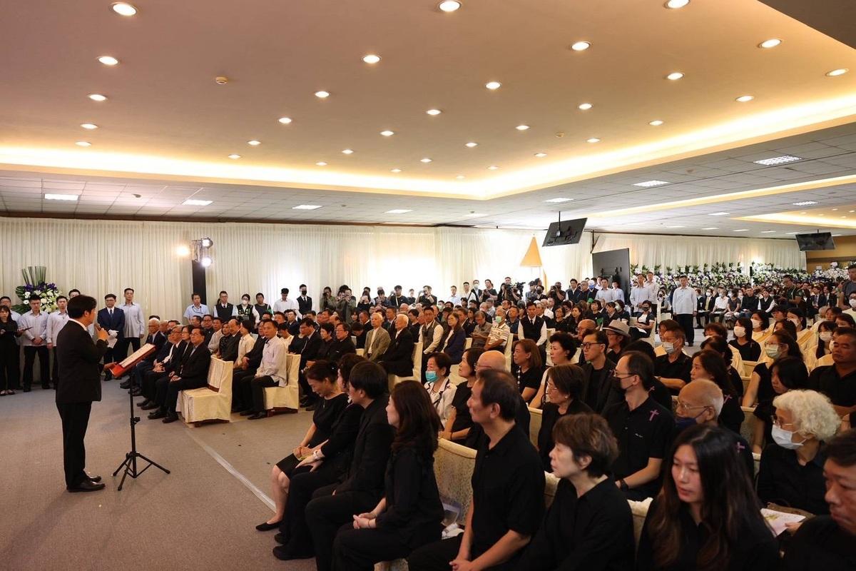 張俊雄告別式現場冠蓋雲集。 圖：民進黨高雄市黨部/提供