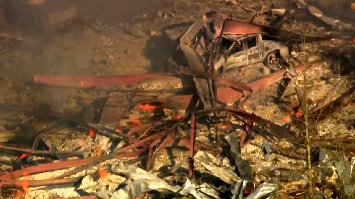 美國10日清晨發生一起震撼全州的工廠大爆炸，失聯的18人「推定已罹難」。 圖/截取自X平台影片