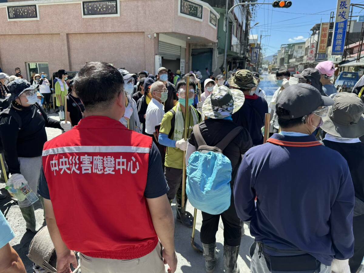 彭啓明表示，光復鄉清溝進度突破18公里，今目標超過20公里，形容如「打通血路」，復原見希望。 圖：翻攝自彭啟明　臉書專頁