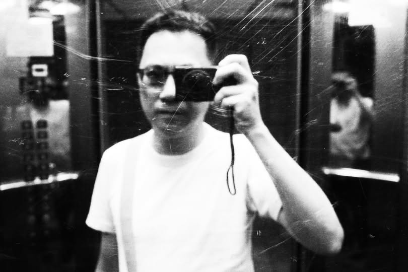 486先生指出，貧富差距源自生活中重複錯誤決定，長期浪費造成負向複利，提醒提早覺醒修正習慣。 圖：翻攝自陳昶臉書