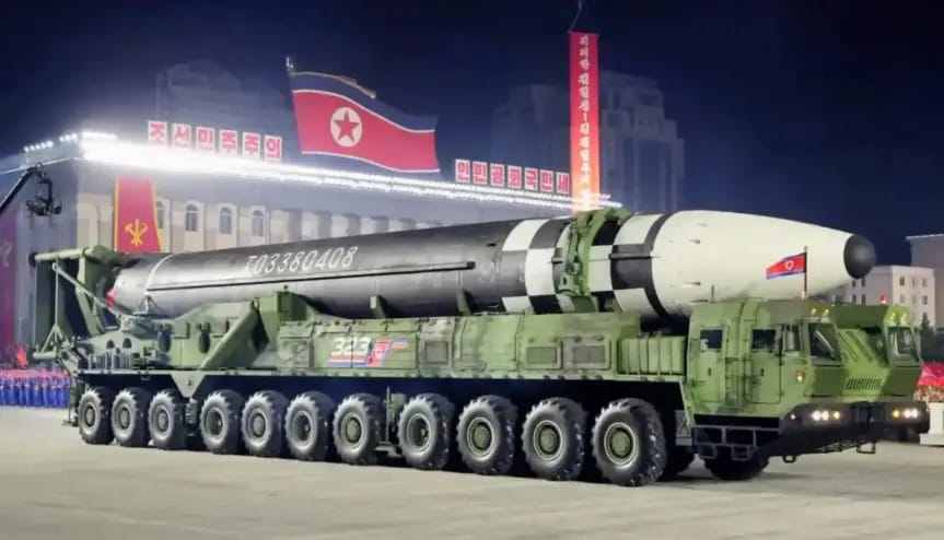 官方稱為「最強核戰略武器系統」的新型洲際彈道飛彈「火星-20」。 圖：翻攝自 騰訊新聞@赤角