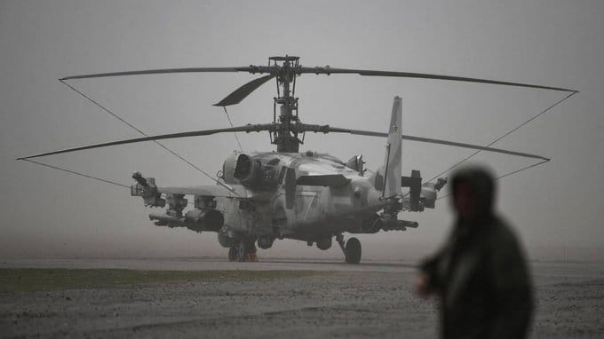 與此同時，一架俄軍 Ka-52 直升機驚傳墜毀，是俄烏戰爭爆發至今第 65 架墜毀的 Ka-52 直升機。 圖：翻攝自 @nexta_tv X 帳號