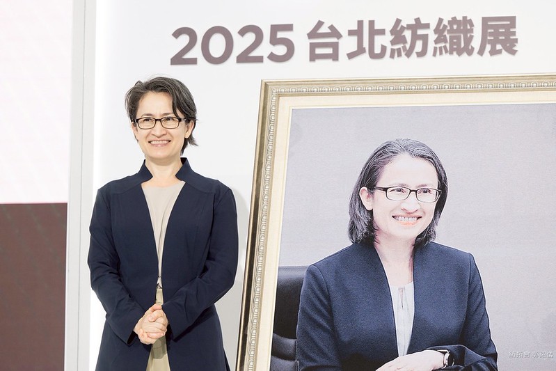 蕭美琴說，政府絕不會讓產業孤軍奮戰。 圖：總統府提供