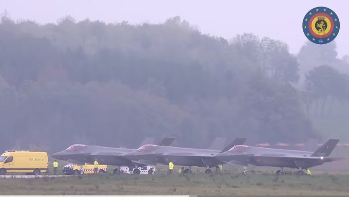 另一方面，美國也開始向比利時交付該國採購的 F-35 戰機。有網友分析認為，隨著 F-35 逐步列裝，比利時可能向烏克蘭提供退役的 F-16 做為軍事援助。 圖：翻攝自 @front_ukrainian X 帳號