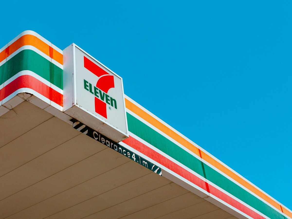 7-ELEVEN聯名SEVENTEEN辣炒年糕 26款成員包裝供粉絲收藏