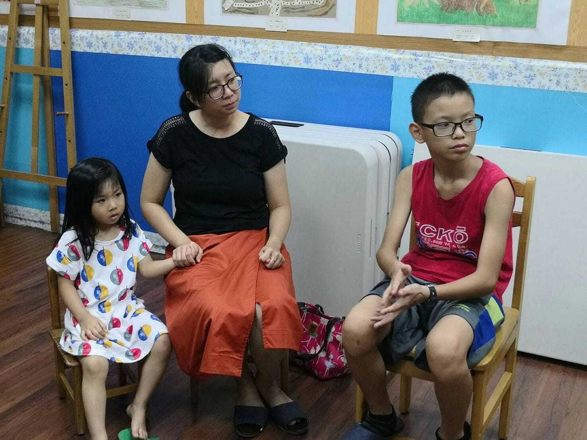學會除了可以提供孩子閱讀並進行活動的空間外，對於有特殊需求的家庭及發展中心的孩子們也特別設計了課程。   圖：社團法人綠之園多元繪本延伸發展協會/提供