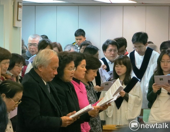 圖為林義雄夫婦昔日在228當日出席台北義光教會所舉辦追思活動。 圖：林朝億/攝（資料照）