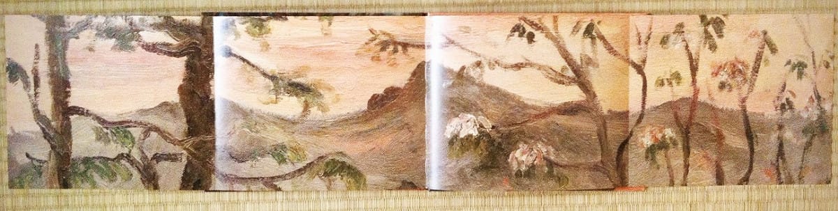 《戴帽子的女孩》蝴蝶摺頁中的驚喜--從阿里山遙望玉山。圖：三餘書店提供