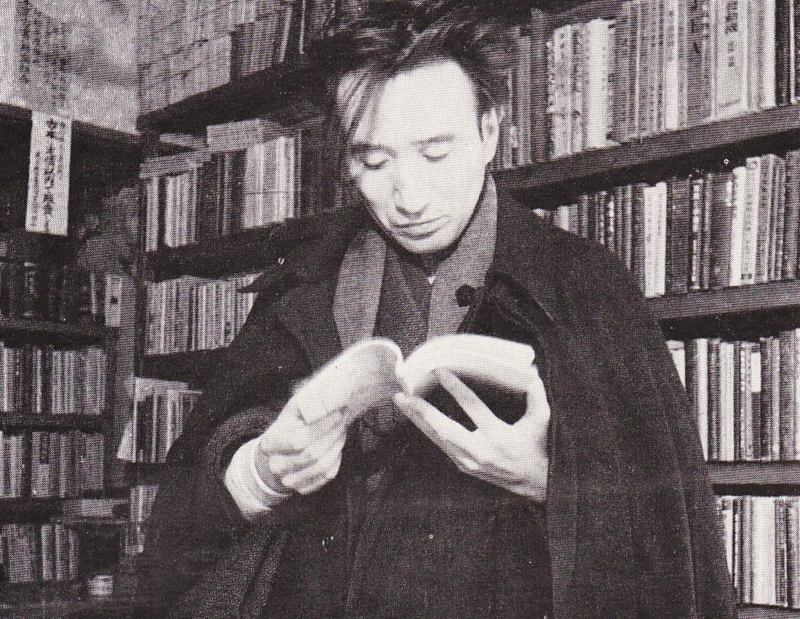日本文學界裡選擇以自殺結束生命的小說家不在少數，包括作家太宰治。圖：翻攝網路。