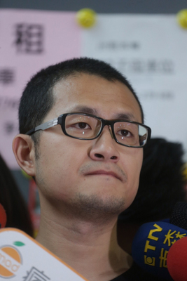 九把刀就是一種偶像，只是並非帥哥美女型的藝人偶像，而是人生價值信念的傳教士。圖：中央社