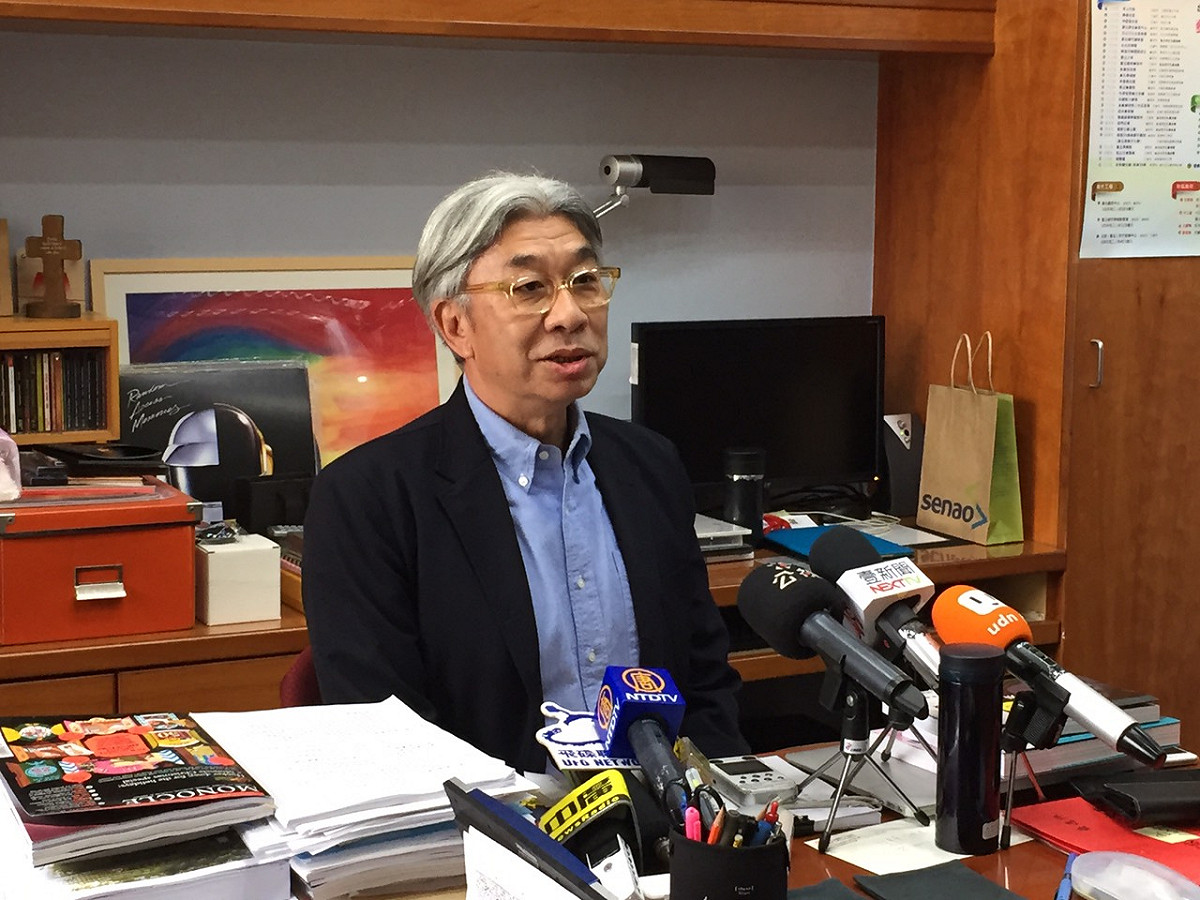 台北市政府文化局長倪重華2日上午出面受訪，再度針對台北電影節風波道歉。圖：文化局提供