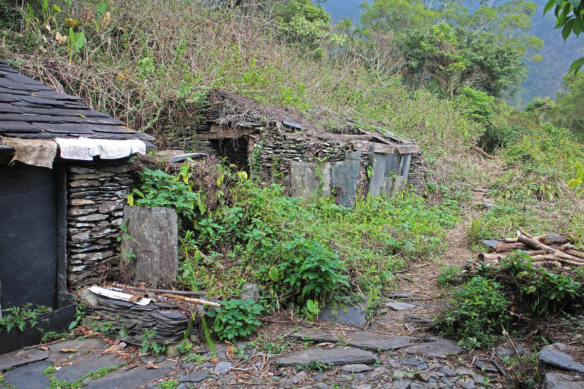 今年入選「瀕危遺產」建築的屏東霧台鄉魯凱族石板屋。圖：翻攝自世界文化遺產基金會（WMF）官網