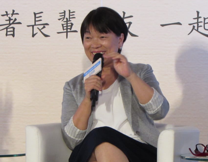 文化部今(17)日為推動「國民記憶庫」計畫舉行記者會，部長龍應台指出，不論是黨史或國家歷史，都只是剪裁自己想要的版本，國史有一半是假的。圖：邱珮文/攝。