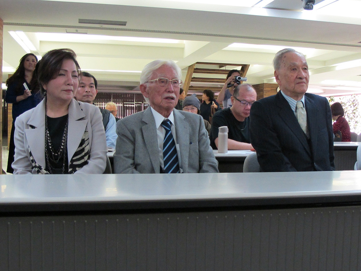 前總統府資政彭明敏（右）、辜寬敏及其夫人王美琇（左）28日出席盧世祥新書發表會。圖：林朝億/攝