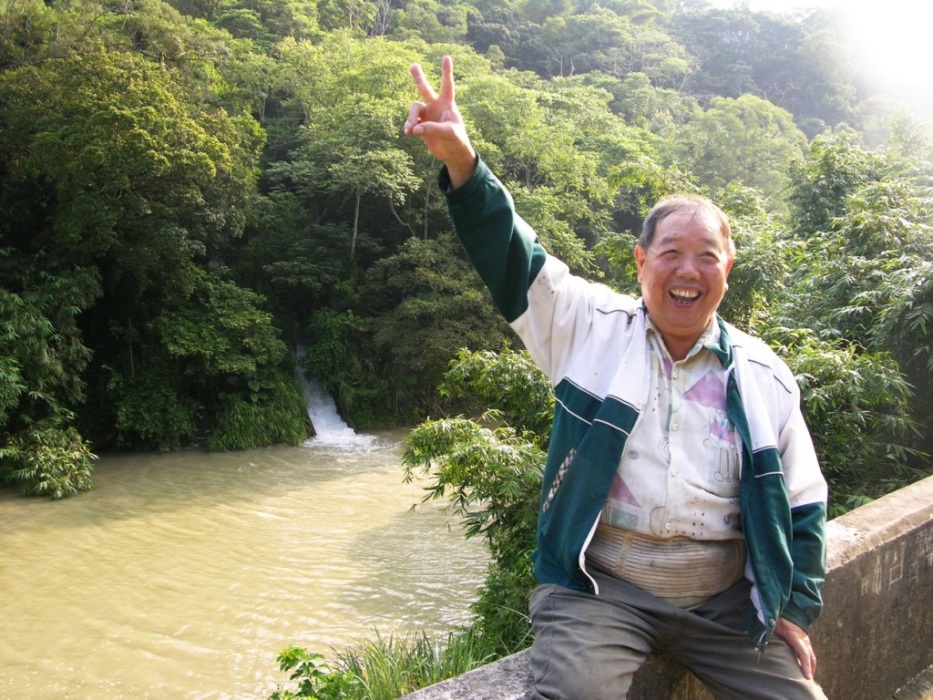 政府興建寶一水庫只徵收林清治300平方公尺土地，（寶一水庫進水口這一長排土地）卻管制周邊全部2公頃土地，30年了，他還抗爭不去領錢。圖：陳權欣/攝