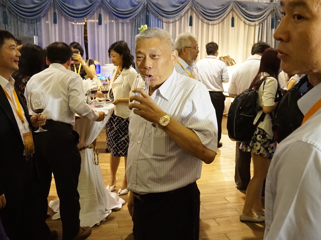 台北市長柯文哲18日晚間在上海瑞金賓館舉行晚宴，並邀請上海市副市長翁鐵慧出席，旺旺集團董事長蔡衍明也在會場內。圖：劉奕霆/攝