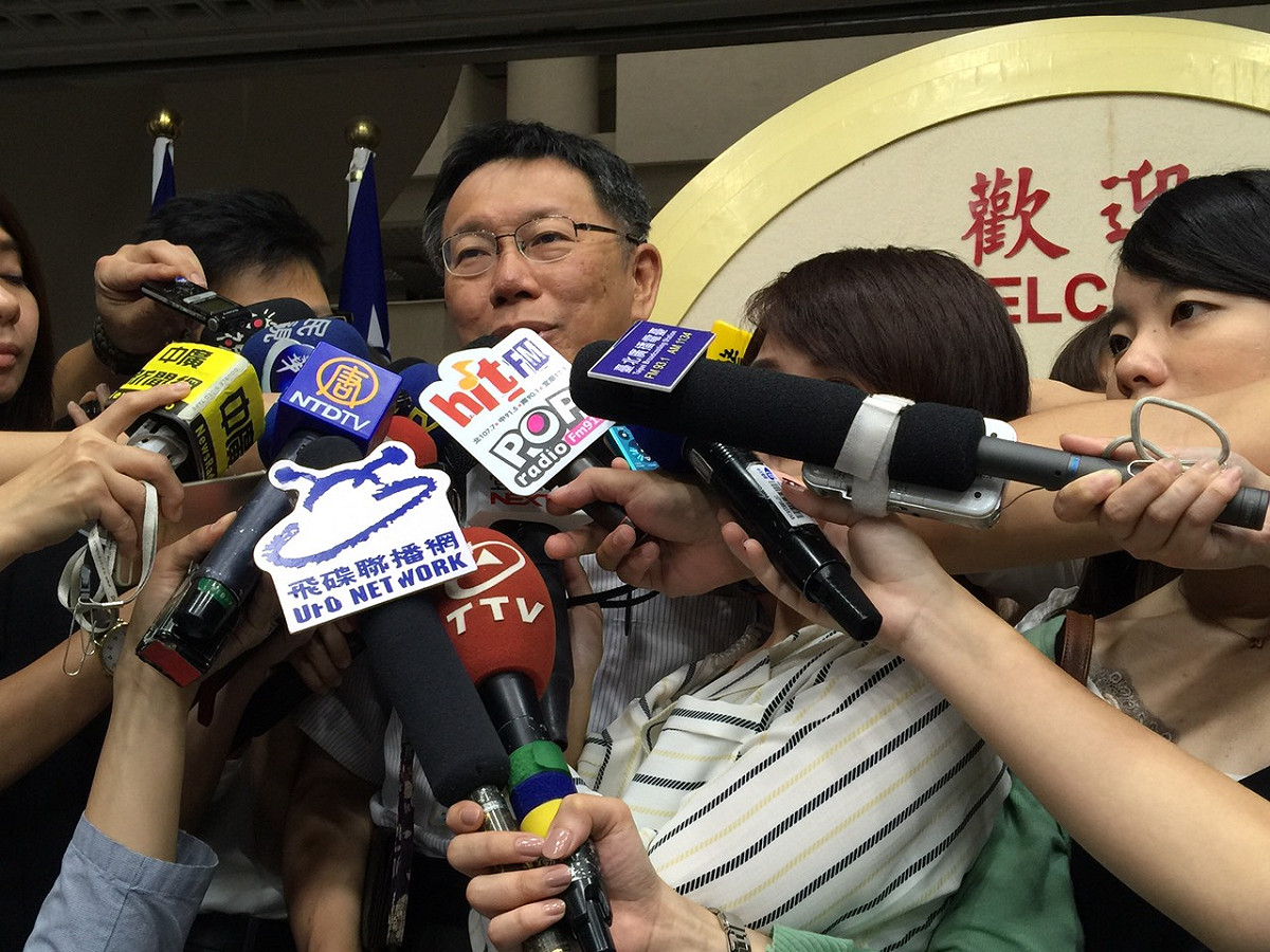 台北市議會15日開議，台北市長柯文哲下午前往台北市議會進行施政報告前受訪。圖：劉奕霆/攝