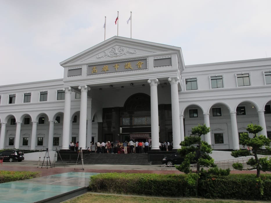 高雄市議會19日正式遷往鳳山國泰路二段的前高雄縣議會，新會期將在10月4日開議。圖片：胡宏志/攝