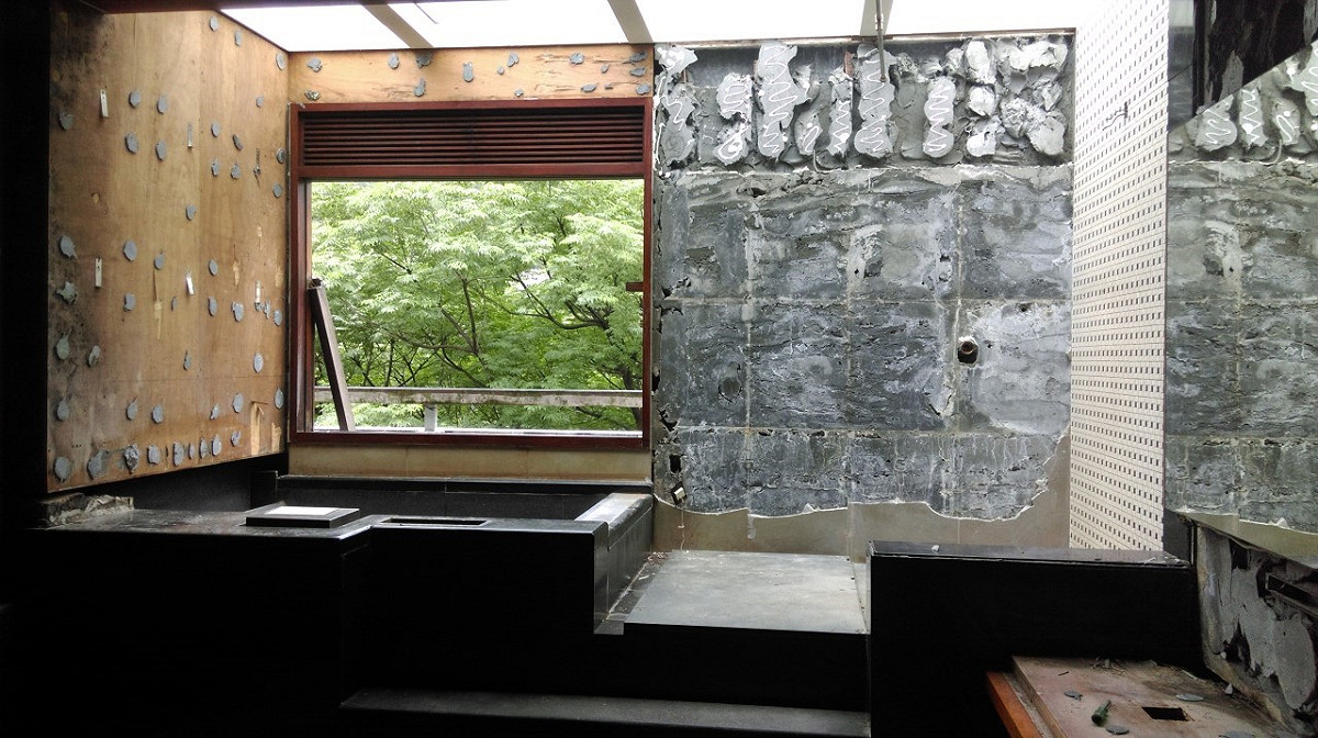 針對北投三二行館違建情形，台北市建管處15日表示，三二行館對於2樓頂(即3樓)的違建共2處，分別為2005年和2015年查報，其中2005年查報的部分因無異議，因此已自行拆除。圖：台北市建管處提供