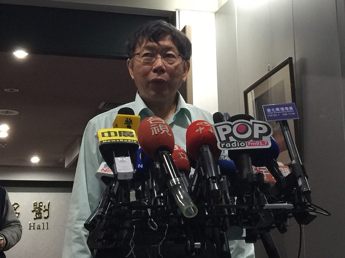 遠雄董座趙藤雄昨日自嘆自己太笨、政治太可怕，永遠不能理解。台北市長柯文哲今(22)日上午回應，他選舉常常講一句話，政治不難，只是找回良心而已，「今天是趙藤雄要找回他的良心」。圖：劉奕霆/攝