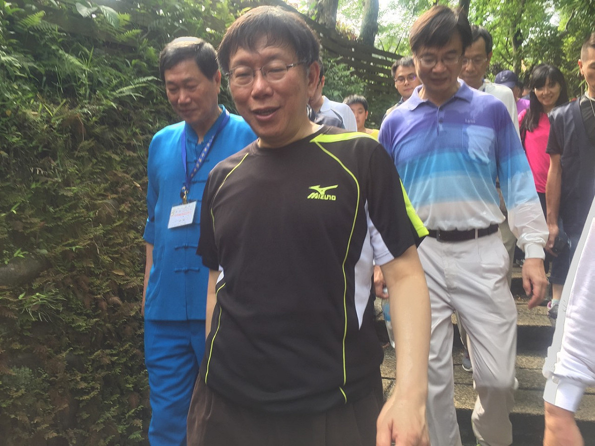 針對大巨蛋案，台北市長柯文哲昨日公開批評馬英九總統「清廉破功」，影射當年馬市府「圖利」遠雄，總統府發言人陳以信今（19）日再次強烈駁斥，批評柯文哲一再亂放話的結果，只會讓柯市長的公信招牌完全破功。圖：新頭殼資料照片