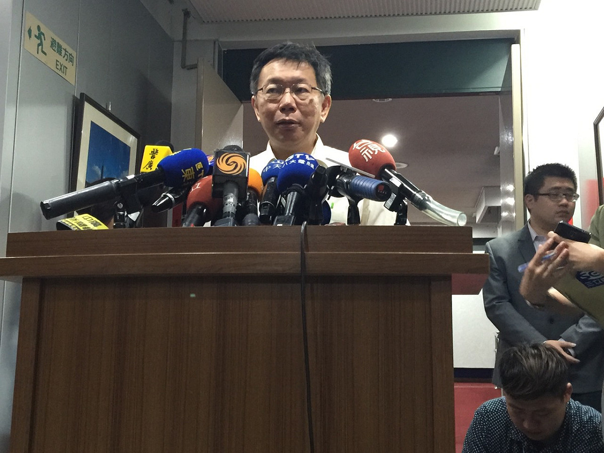 台北市長柯文哲24日上午受訪。圖：劉奕霆/攝