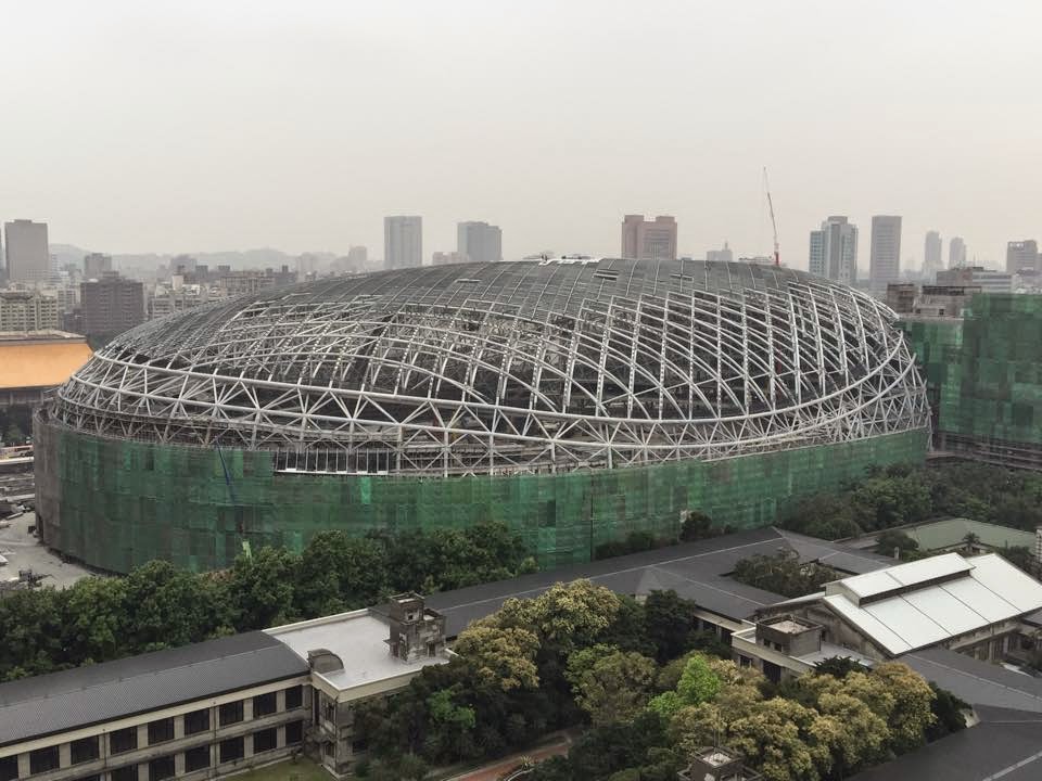 台北市政府20日晚間發出聲明指出，遠雄集團在大巨蛋工程涉及違反建築法第58條，都發局20日正式發函，以書面勒令遠雄巨蛋公司立即停止施工並即刻提出改善計畫。圖：新頭殼資料照片