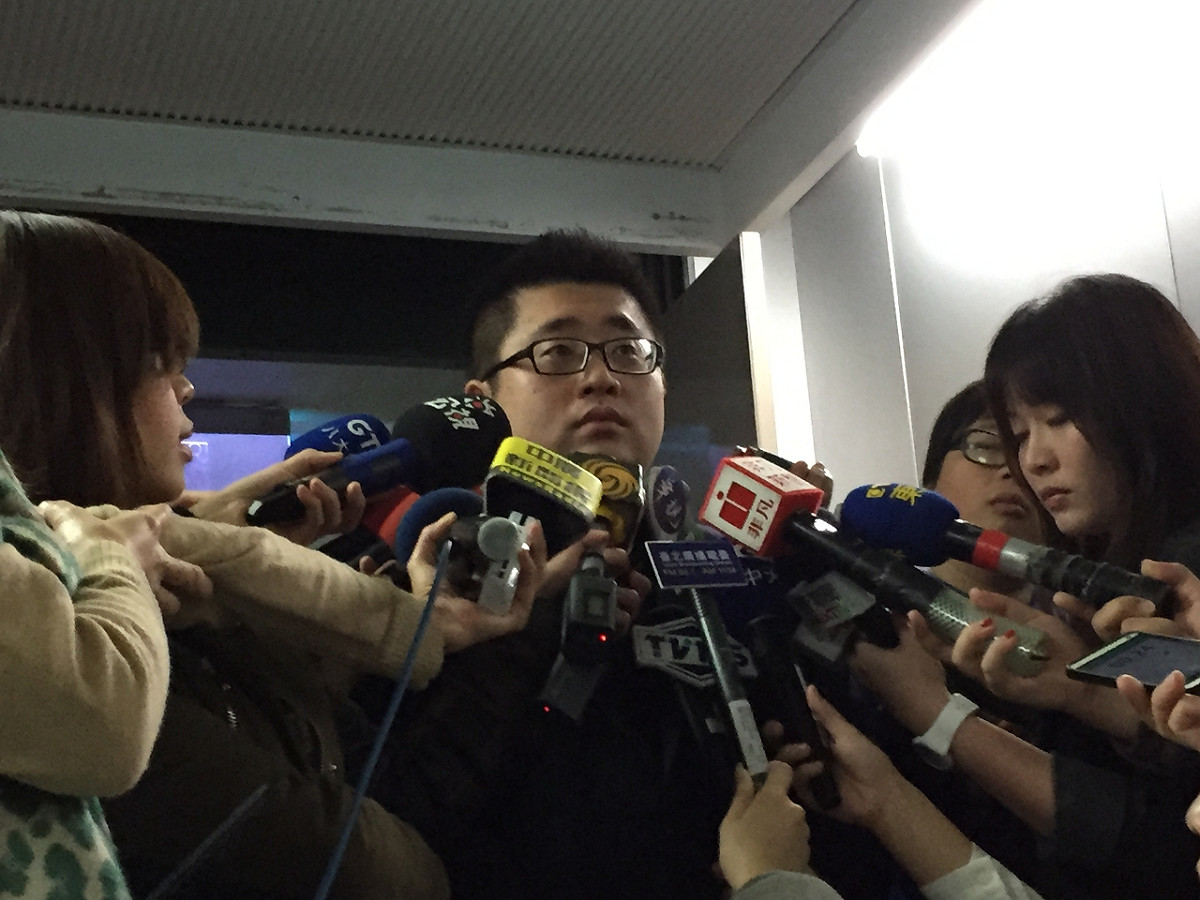 前國民黨籍新北市議員陳明義昨天在政論節目中表示，台北市政府有市政顧問向遠雄開價5千萬「喬」大巨蛋案，台北市政府發言人林鶴明今(25)日上午表示，希望陳明義能提出具體人名、事證。圖：劉奕霆/攝