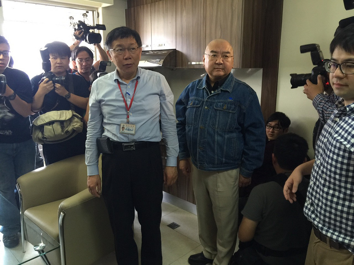 柯文哲視察興隆公宅1區。圖：劉奕霆/攝