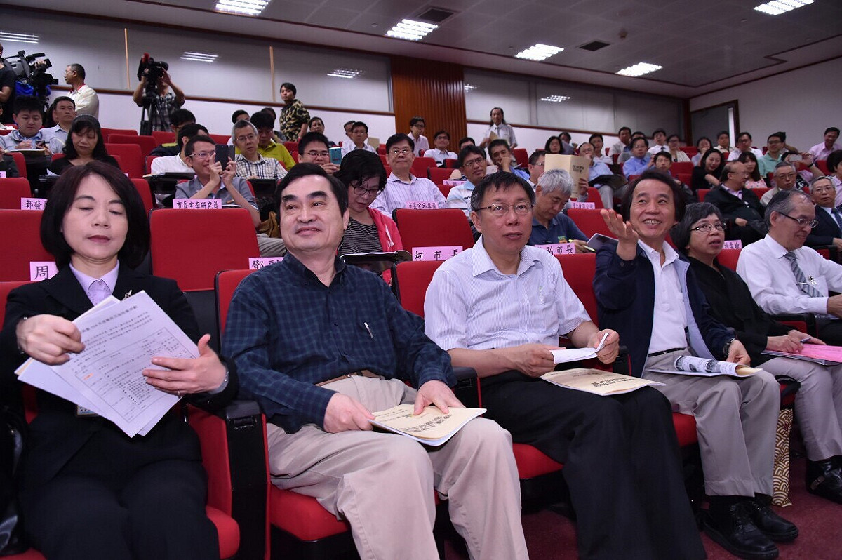 台北市長柯文哲24日表示，大巨蛋一開始的設計是對的，但因貪婪的財團跟複雜的政商關係，整個設計後來搞得很困難。圖：台北市政府提供