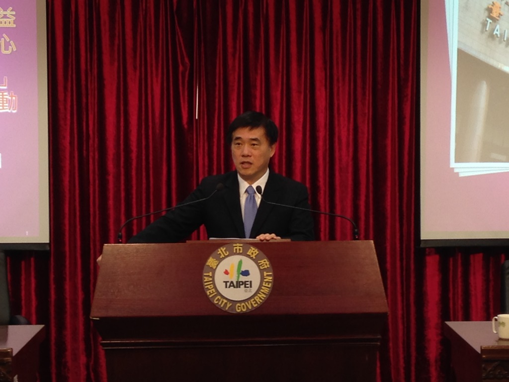 台北市長郝龍斌今(6)日表示，北市府將啟動「安薪專案」，對北市最常「A」走勞工加班費的行業進行勞動檢查。圖：劉奕霆/攝