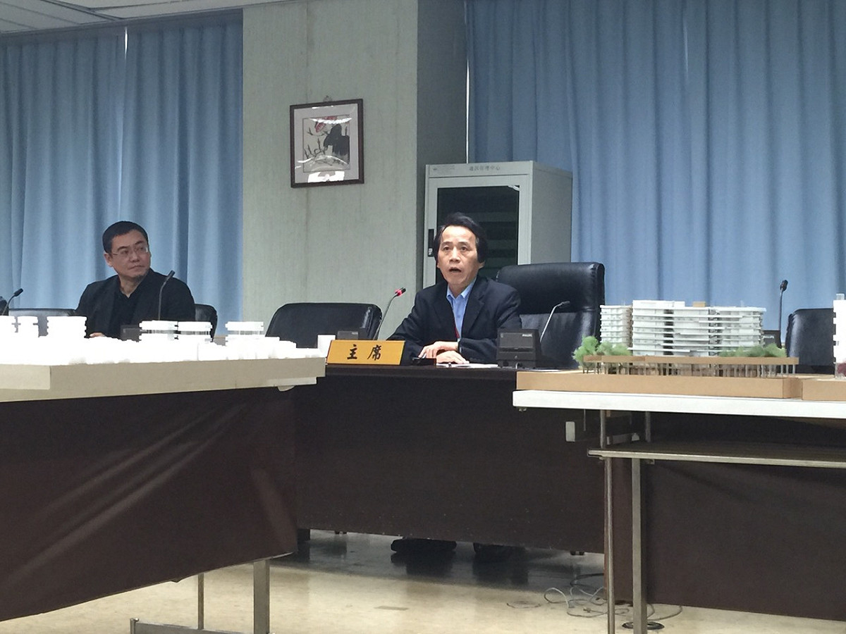 台北市副市長林欽榮今(22)天下午出席「臺北市公共住宅與各大學院校教學合作」座談會，並邀集包括台大、政大、台科大、北科大及其他大專院校等系所教授與會。圖：劉奕霆/攝