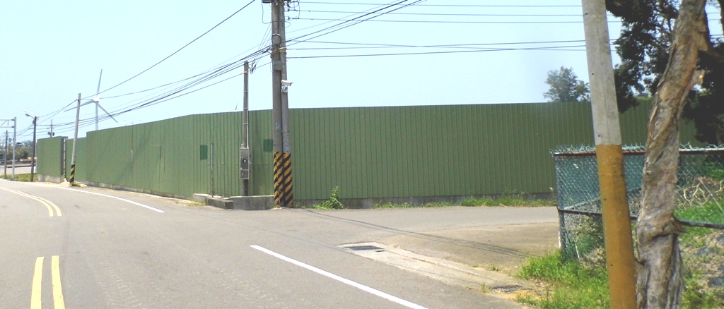 崎頂地方上已經有幾家洗砂場大門深鎖。圖4之3：陳權欣/攝