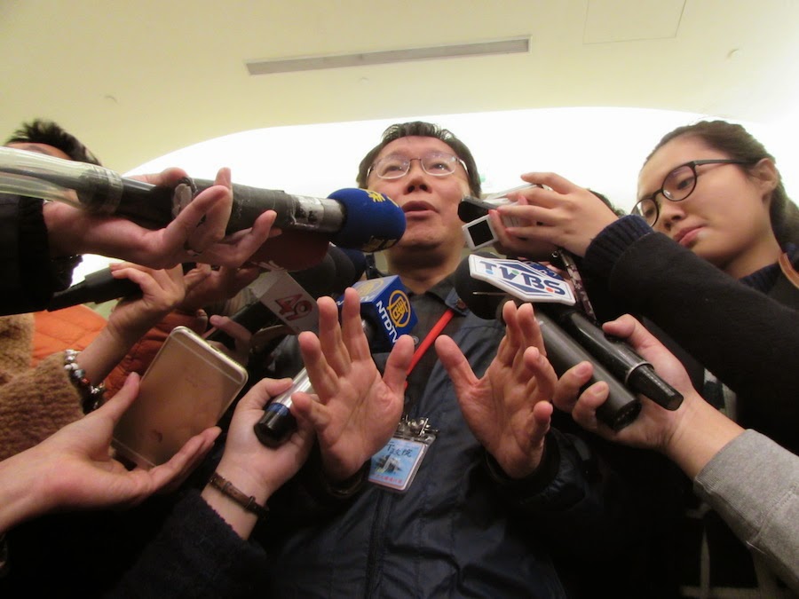 台北市長柯文哲20日上午表示，他會查看看究竟有幾筆政治獻金不合規定，順便也查看看其他候選人是否也有被查。圖：新頭殼資料照片