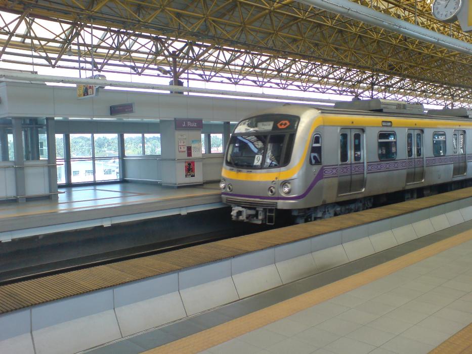 台中市政府交通局提追加預算1700萬元做輕軌（LRT）可行性評估，5日遭市議會決議「抽回」。圖為國外LRT系統。圖：翻攝維基百科