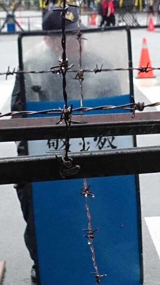 台北市政府表示，忠孝西路是交通要點，任何型式的群眾運動都會造成嚴重影響，警方不會坐視，也希望群眾運動能在合法的範圍內，充分表達訴求，但不能影響其他人的正常生活。圖：翻攝臉書