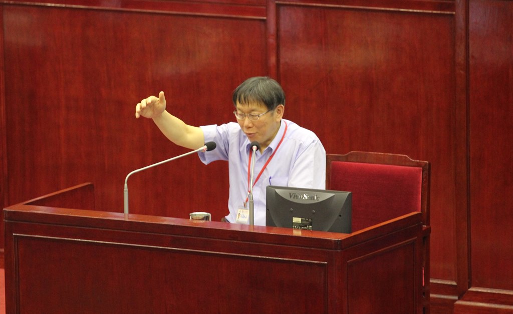 台北市長柯文哲今(14)日前往市議會進行施政報告。圖：林雨佑/攝