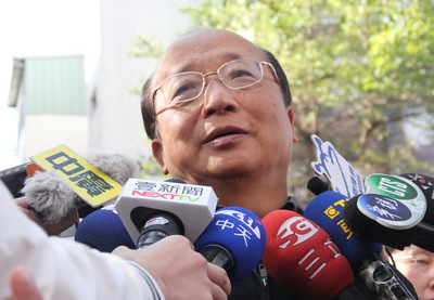 台中市長胡志強昨（6）天坦承選輸後很傷心，「我的心碎了」，但不要給別人知道；他也表示，只輸這一次，將來一定要贏下去。圖：中央社