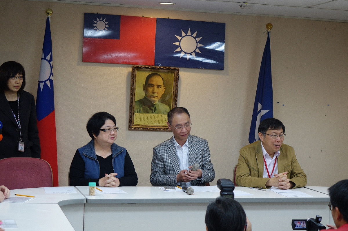 台北市長柯文哲今(13)日中午前往台北市議會國民黨團拜會。圖：劉奕霆/攝