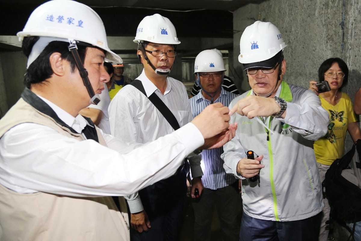台南市登革熱疫情嚴重，台南市長賴清德率隊赴各地稽查登革熱防治情形。圖：黃博郎/攝