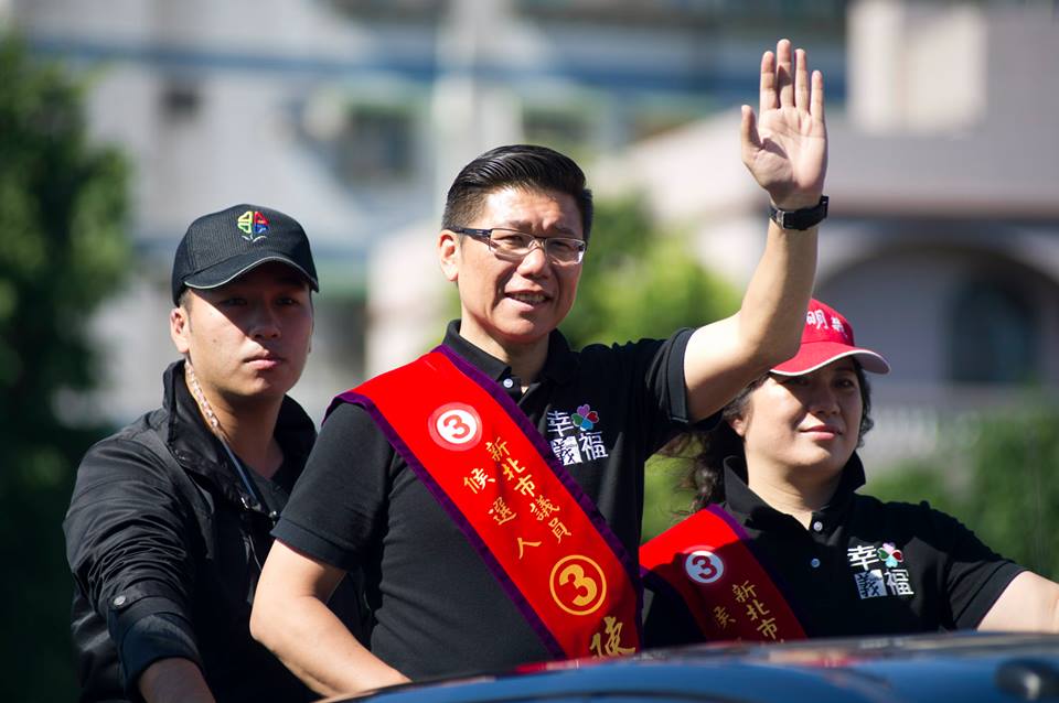 前議員陳明義今(25)日說，自己昨晚透露北市顧問索賄，沒有消息來源，而且自己無料可爆。圖：翻攝自陳明義臉書