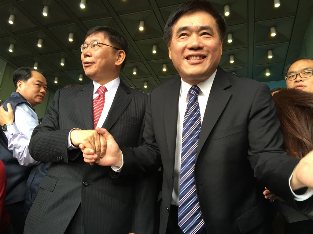 前台北市長柯文哲、郝龍斌。 圖：新頭殼資料照片