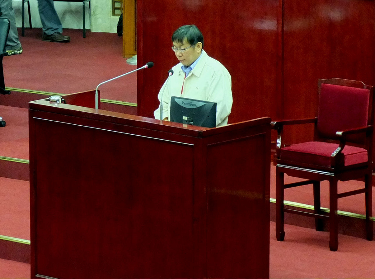 針對是否邀請前桃園縣長吳志揚任市政顧問，台北市長柯文哲今(15)日表示，還沒正式給吳志揚聘書。圖：翁嫆琄/攝