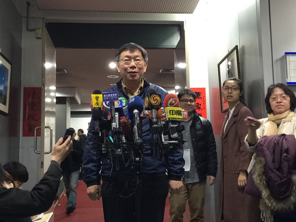 據中國時報今(27)日報導，總統馬英九在接受專訪中表示，對於美河市案詳細內容不了解。台北市長柯文哲今日上午受訪時表示，「什麼都不知道，這才是問題」。圖：劉奕霆/攝