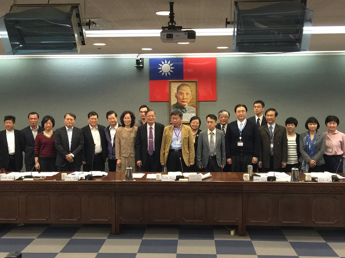 台北市長柯文哲今(16)日上午出席台北市食品安全委員會首次會議。圖：劉奕霆/攝