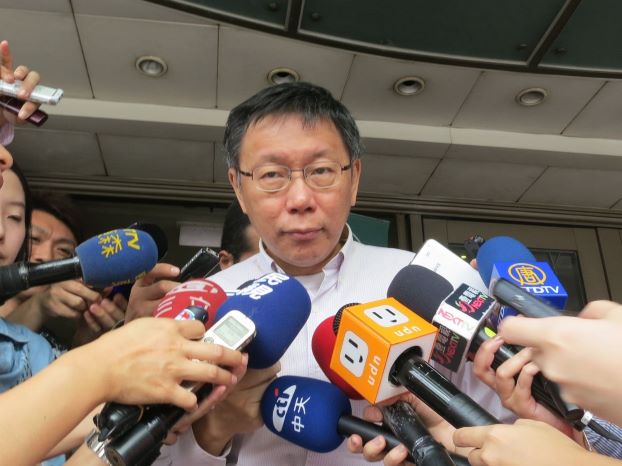 柯文哲說，如果年底的台北市長選舉，只有連勝文可以派監票員，「你們認為對還是不對」？柯文哲說，如果認為是不對，那大家就要來討論怎麼改。圖：新頭殼資料照