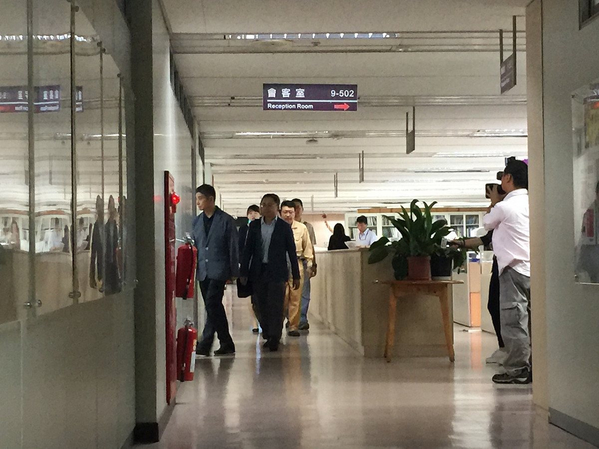 台北市政府20日晚間發文要求遠雄集團停止大巨蛋工程後，22日上午由副市長鄧家基會同都發局、捷運局等局處，邀集大巨蛋承造人、監造人、PCM(專業營建管理)和4大技師工會的顧問，圖為遠雄建築師羅興華。圖：劉奕霆/攝
