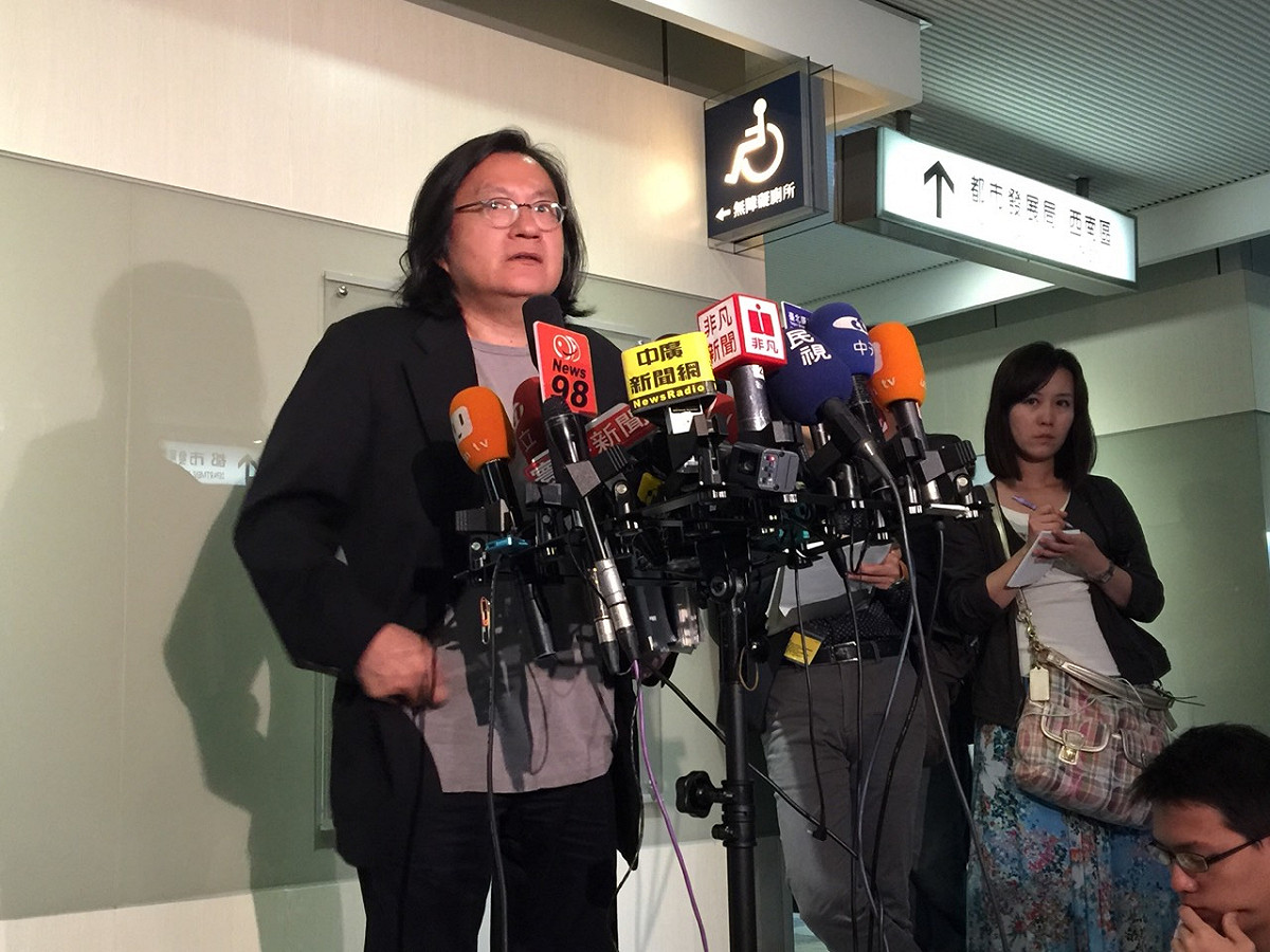 都發局長林洲民22日表示，北市府同意遠雄可先從地表以下的結構工程，尤其是靠近南邊、接近板南線的工程，繼續施工。圖：劉奕霆/攝