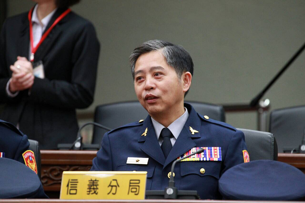 台北市長柯文哲今(5)日上午出席市警局分局長及大隊長交接典禮，其中最受矚目的人便是新任信義分局長吳敬田。圖：劉奕霆/攝