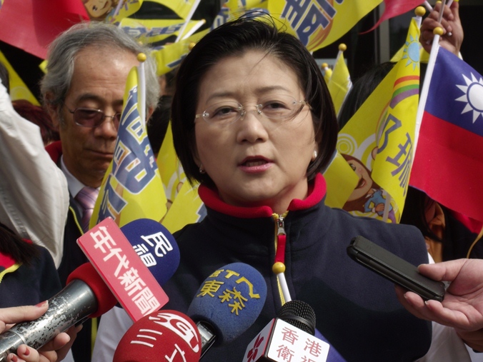 圖說，前立委雷倩以「正藍軍」的名義，投入新北市第9選區的立委選舉，也讓尋求連任的國民黨立委林德福倍感壓力。圖：陳冠廷/攝